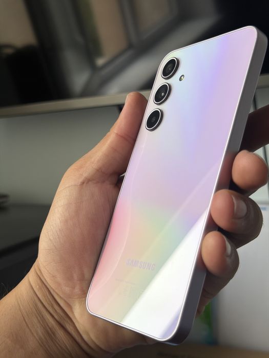 Srochni Sotiladi pul zarur Samsung A35 5G