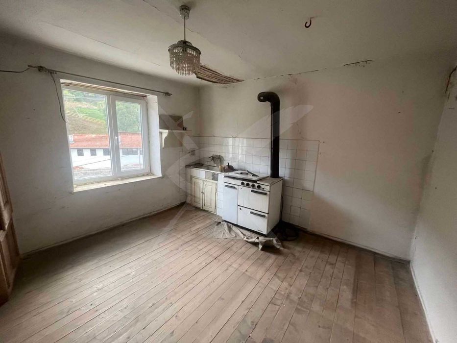 Продава се Къща в с. Забърдо, Област Смолян - 260 кв.м за 177 €/кв.м - Снимка #10