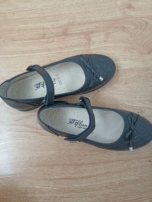 Школьные туфли 33 размер.