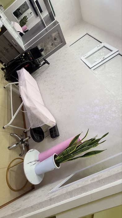 Kosmetolog, brovist, lashmeker va hakozo arendaga joy bor