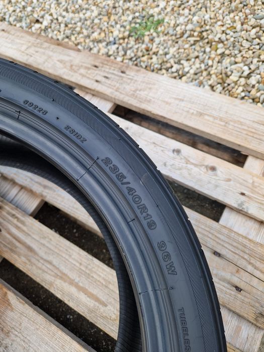 2anvelope vara 235 40 19 Bridgestone