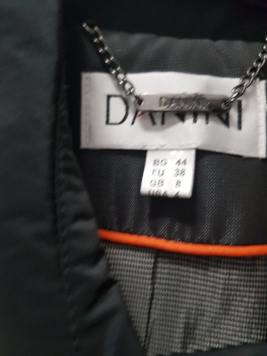 Черен тренчкот, 44 BG