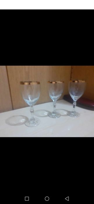 Кристални чаши, два панера за хляб, преса за сладки