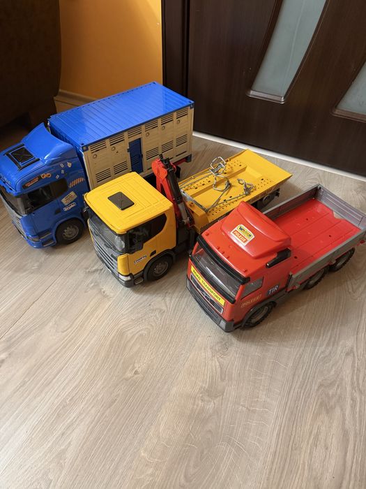 Детски камиони Scania и Volvo