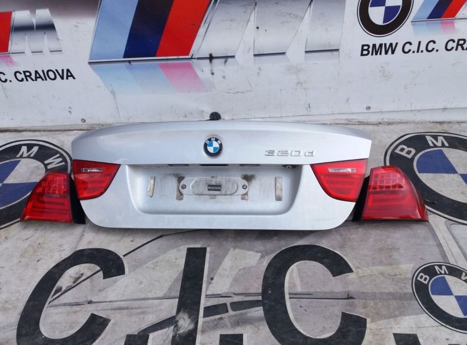 Portbagaj cu stopuri bmw e90 facelift lci diferite culori