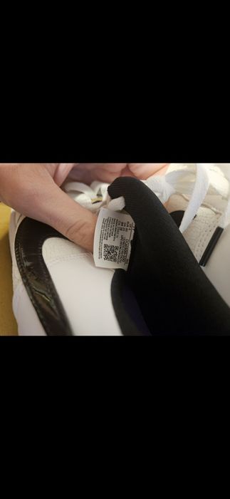 Adidasi noi nike