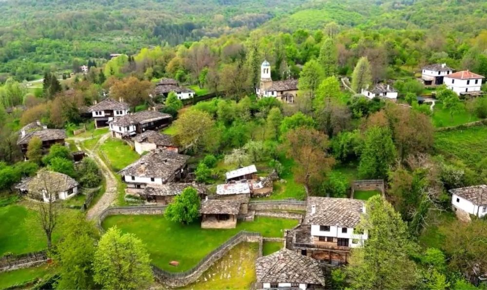 Продава се урегулиран поземлен имот в с. Боженци, общ. Габрово