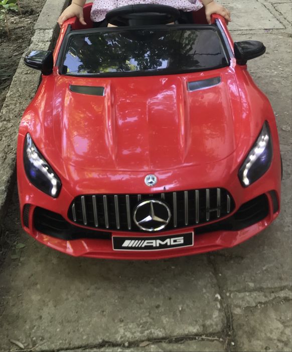 Акумулаторна кола Мерцедес AMG