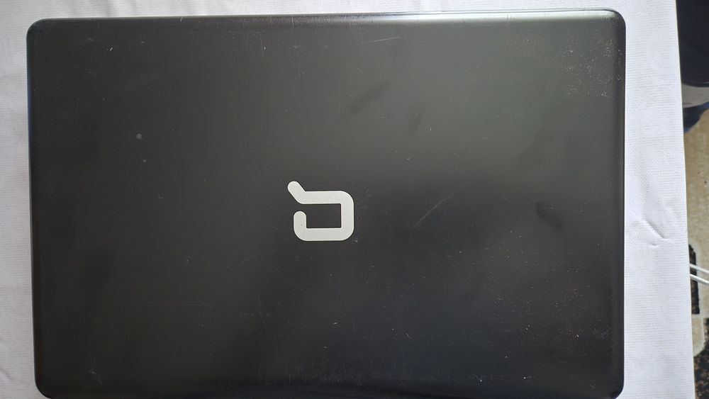 Ноутбук продаю компейдж