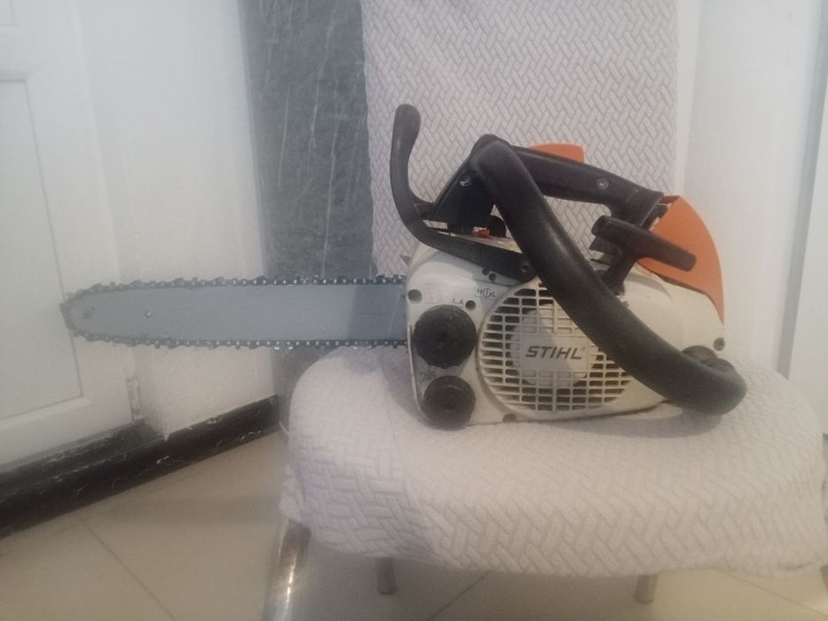 Drujbă Stihl 019Tde o mână
