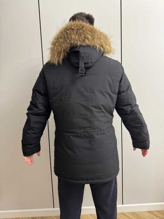 Пуховик зимний с капюшоном
