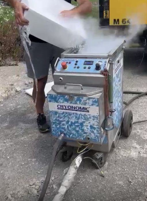 Aparat profesional de sablat cu gheata carbonica si nisip