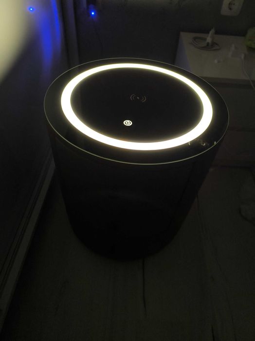 Смарт нощен шкаф с бежично зареждане стерео тонколонаUSBLED осветление