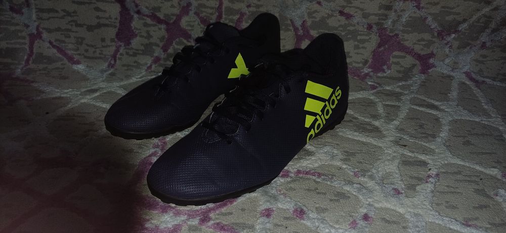 Ghete fotbal Adidas crampoane si sintetic