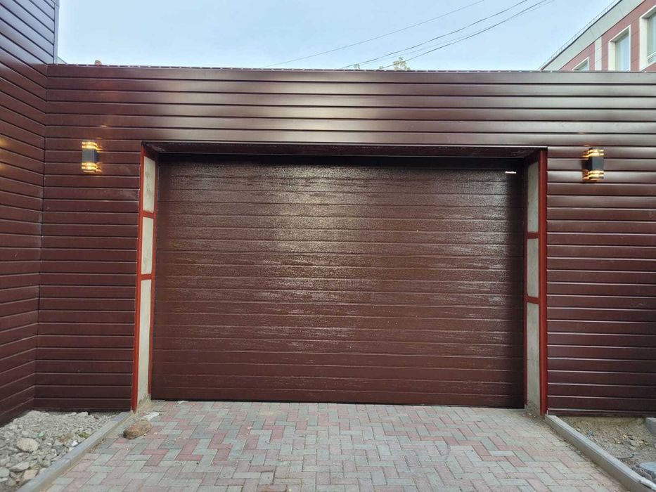 Секционные гаражные ворота