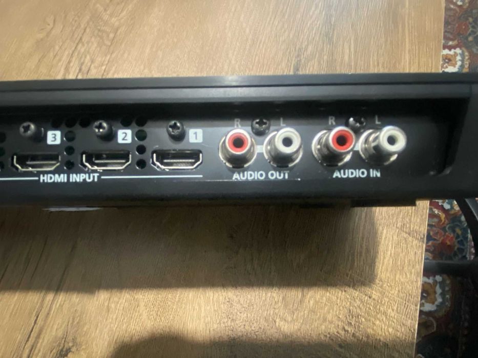 Mixer video Roland V1