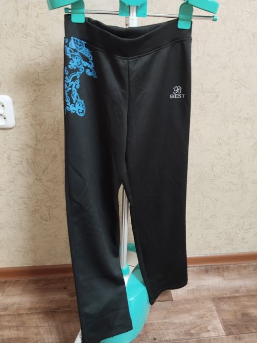 Продам спортивный костюм