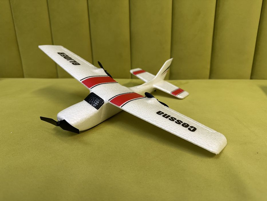 Радиоуправляемый самолёт Cessna RC