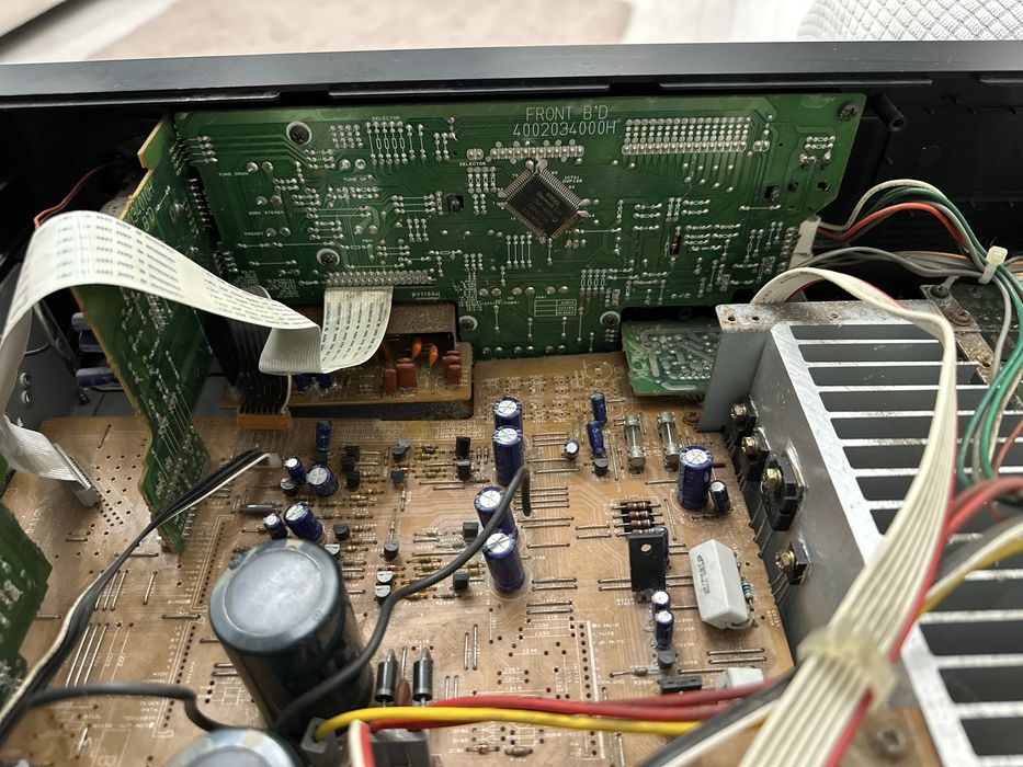 Stație amplificare DEFECTĂ . Harman kardon .