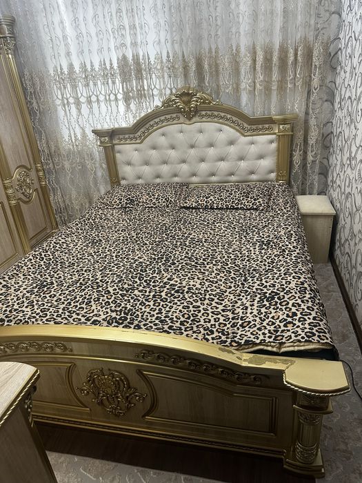 Spalni garnitur shkaf