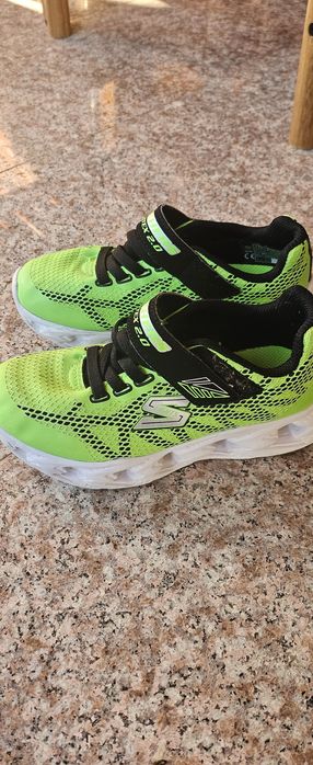 Adidasi copii cu lumini Skechers ca noi TRANSPORT 5lei