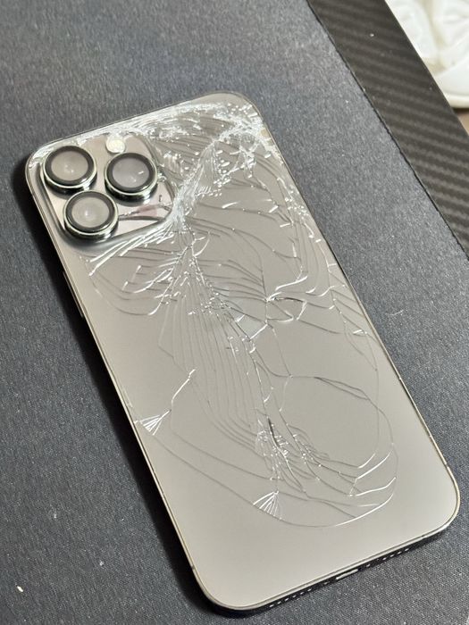 iPhone 13 Pro Max 128gb спукан гръб