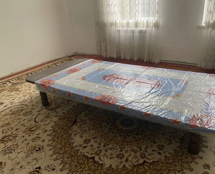 Стол сатылады.