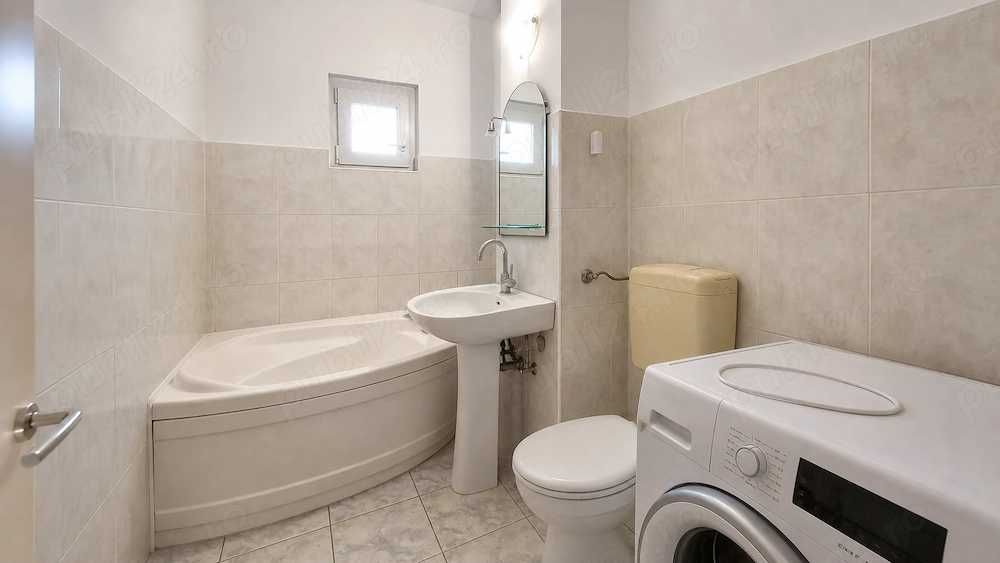 De închiriat apartament spațios cu centrală proprie | Complex Studențesc
