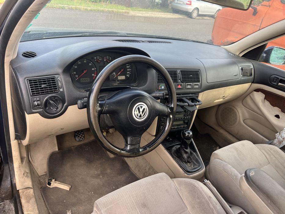 VW Golf 4 1,6 16V 105к.с 2002г НА ЧАСТИ