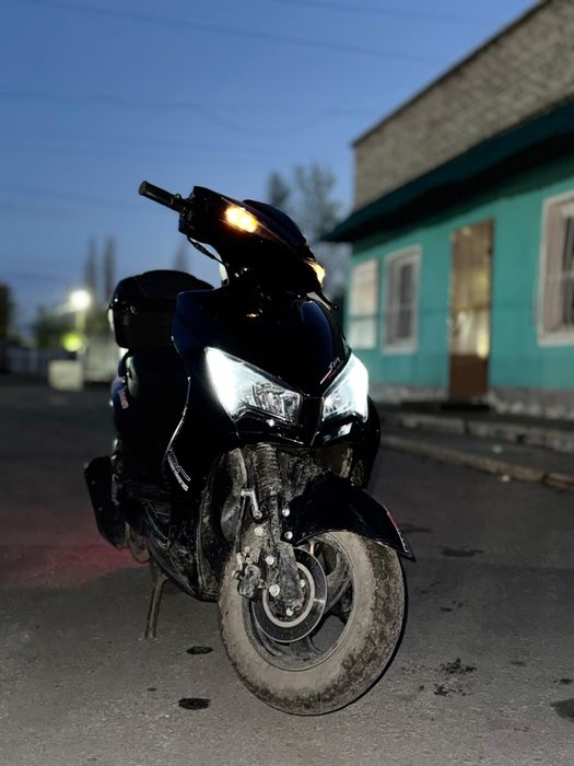 Продам скутер М8про 125куб