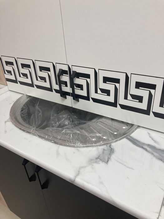 Кухонный гарнитур новый 2 м.