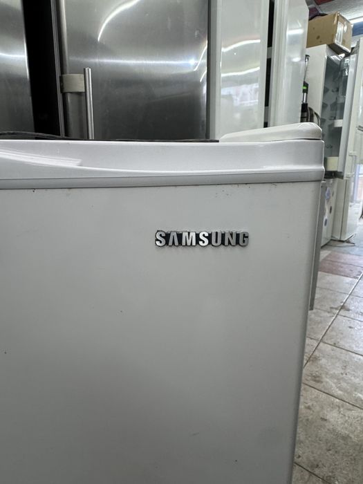 Малък хладилник самсмунг