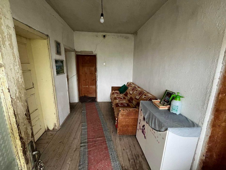 Къща в с. Тъжа с двор 1200 кв.м. – тиха локация и отличен потенциал