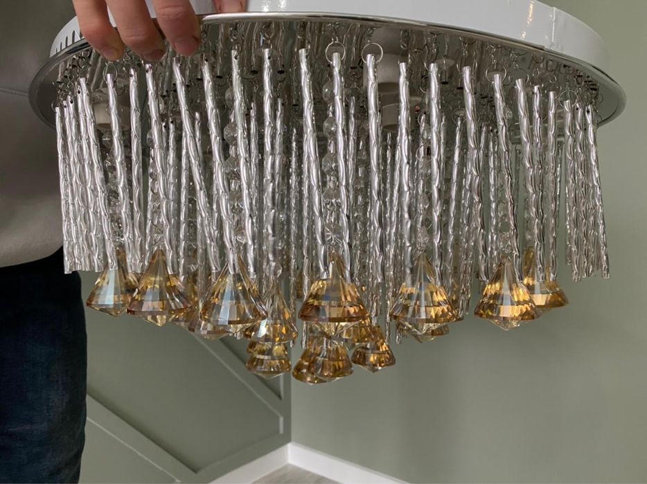 Продам люстру состояние отличное