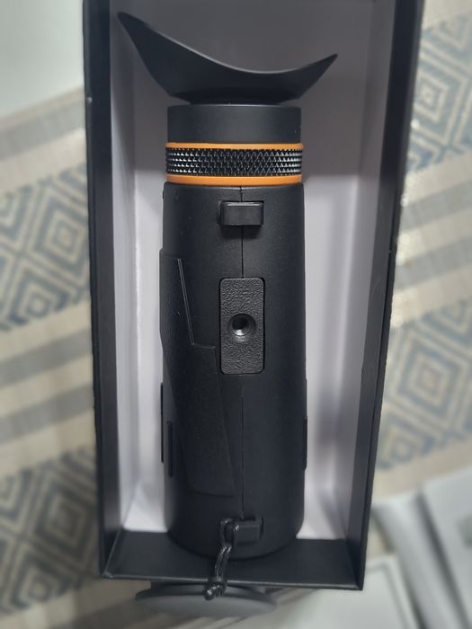 Ofertă Monoclu Levenhuk Wise Plus 10×42