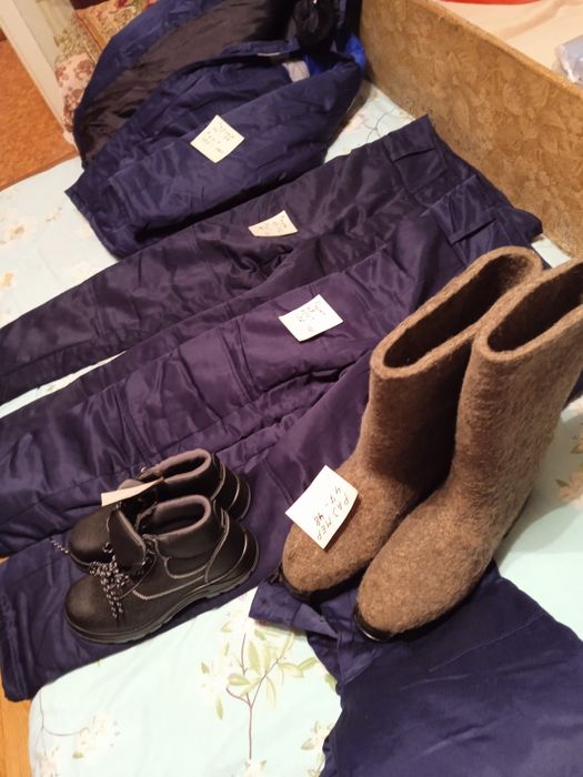 Продам ботинки и валенки