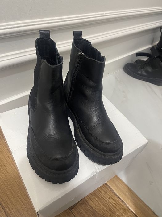 Продам демисезонный сапоги