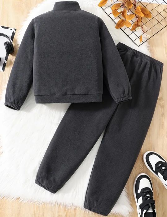 Продам теплый костюм на девочку