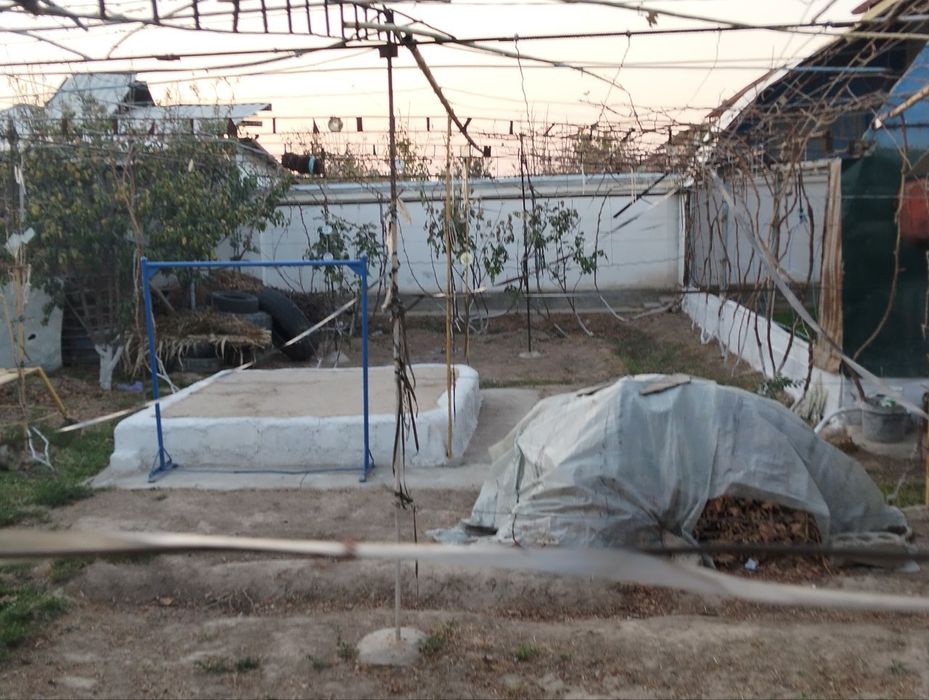 Uy olti sotixli sotiladi