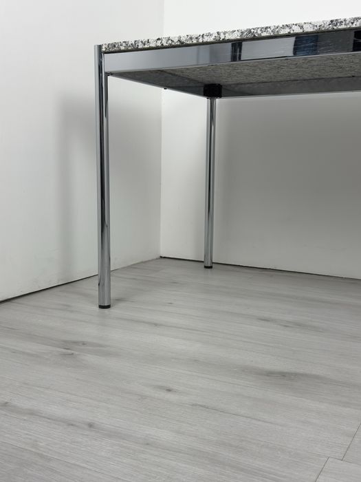 Бюро USM Haller с гранитен плот – класически дизайн