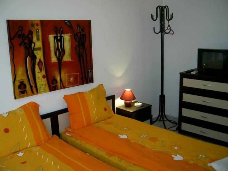 Продава се Тристаен апартамент в София, Оборище - 95 кв.м за 2579 €/кв.м - Снимка #8