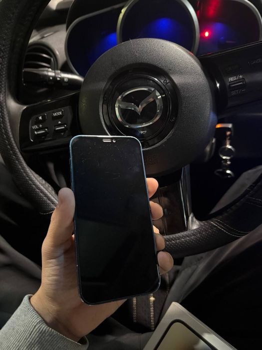 Продам iPhone 12