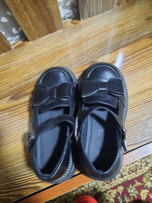 Продам туфли детские