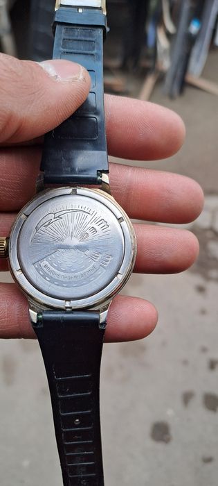 Soat va medal sotiladi