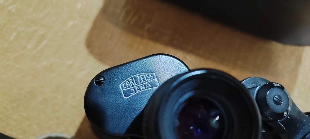 Продавам бинокъл Carl Zeiss Jena Deltrintem 1 Q 8×30