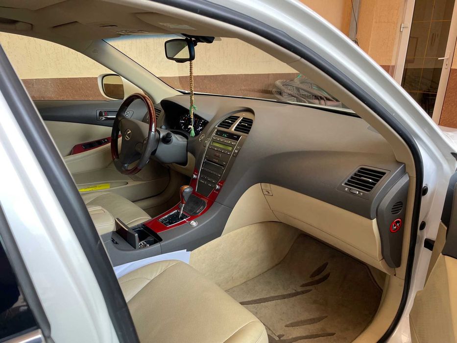 Продается Lexus ES 350 с первых рук