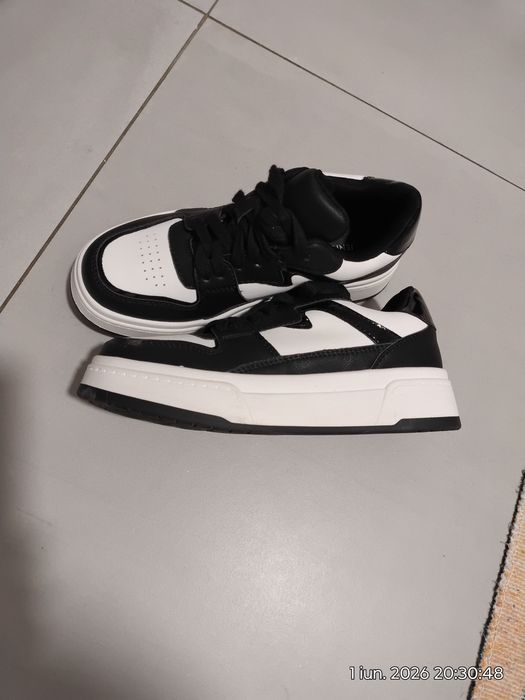 Sneakers noi mărimea 36