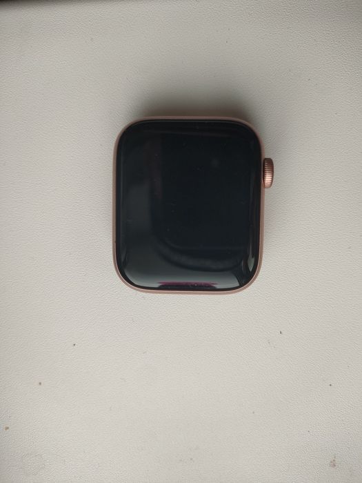 Apple watch se 44мм  60 000тг