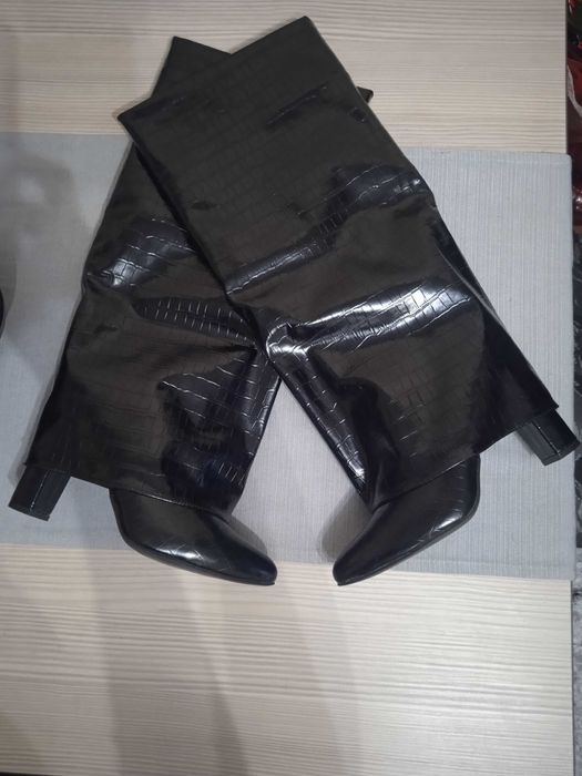 Ботуши , номер-39 , стелка -25 см