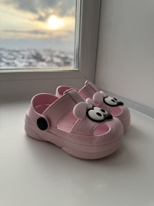 Обувь на девочку  за 1000 тг